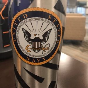 Meet your Posher, Logan